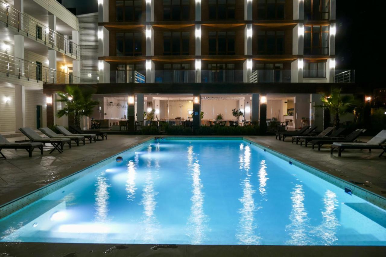 Aquamarine Family Club Hotel Gagra Esterno foto