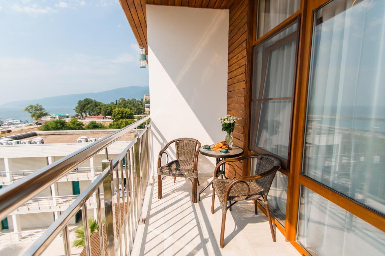Aquamarine Family Club Hotel Gagra Esterno foto